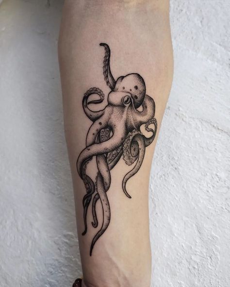 Unlock Your Creativity with 20+ Captivating Octopus Tattoo Designs - WomenSew Small Octopus Tattoo, Persian Tattoo, Black Line Tattoo, Cow Tattoo, Octopus Tattoo Design, Octopus Tattoos, Illustration Tattoo, Witch Tattoo, Octopus Tattoo