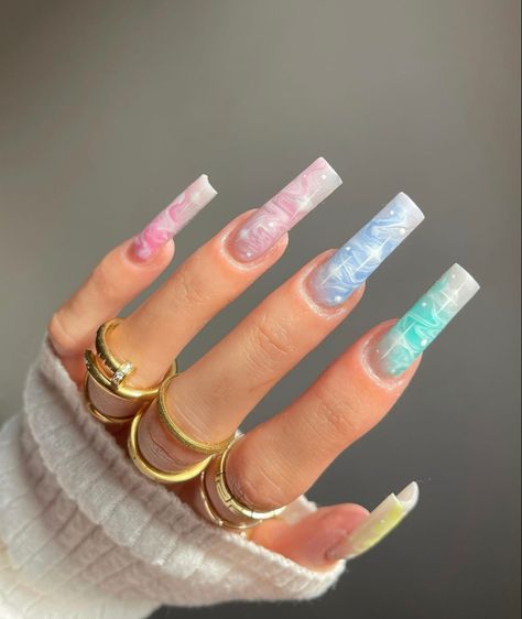 🌸🧚🏾‍♀️ Pinterest : @taelarshenell 🧚🏾‍♀️🌸 Nail Art Gel, Drip Nails, Colorful Nails, Colored Acrylic Nails, Makijaż Smokey Eye, Unique Acrylic Nails, Designs Nail, Bling Acrylic Nails, Summer Acrylic Nails