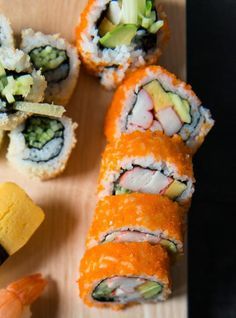 California Maki, California Roll Sushi, Asian Dipping Sauce, Sushi Ingredients, Dessert Chef, Sushi Party, California Food, Fran Fine, Soy Recipes