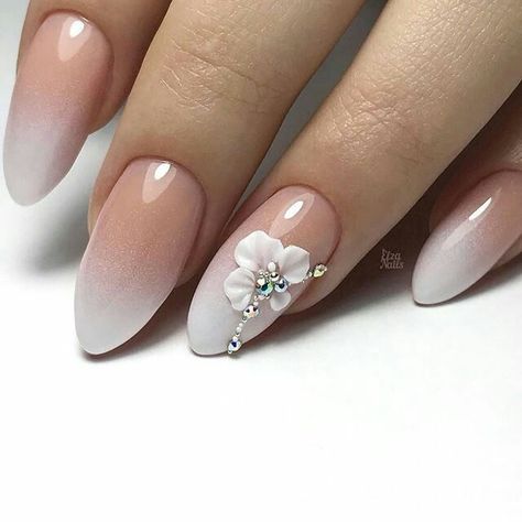 Nagel Stamping, Nails Oval, Bridal Nails Designs, Wedding Nail Art Design, Nails Luxury, Bridal Nail Art, Nail Art Wedding, Bride Nails, Oval Nails