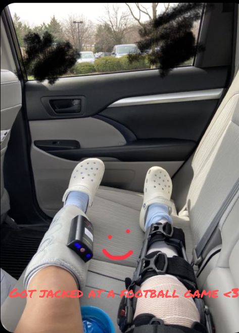 Outfits With Knee Brace, Knee Brace Aesthetic, Torn Acl Aesthetic, Acl Aesthetic, Knee Brace Outfit, Acl Knee Brace, Broken Knee, Acl Brace, Medical Boot