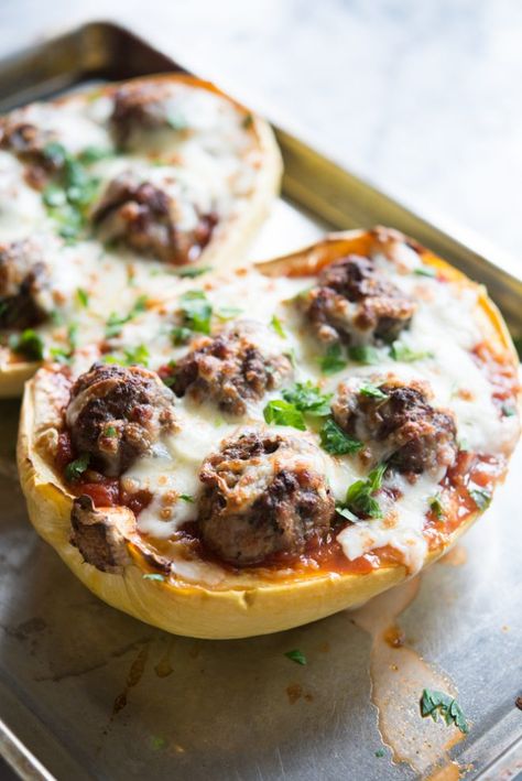 Spaghetti Squash Meatball Boats Meatball Boats, Marinara Spaghetti, Taco Al Pastor, Spaghetti Squash And Meatballs, Cheesy Spaghetti Squash, Spaghetti Squash Boat, Pasta Marinara, Easy Marinara Sauce, Clean Dinners