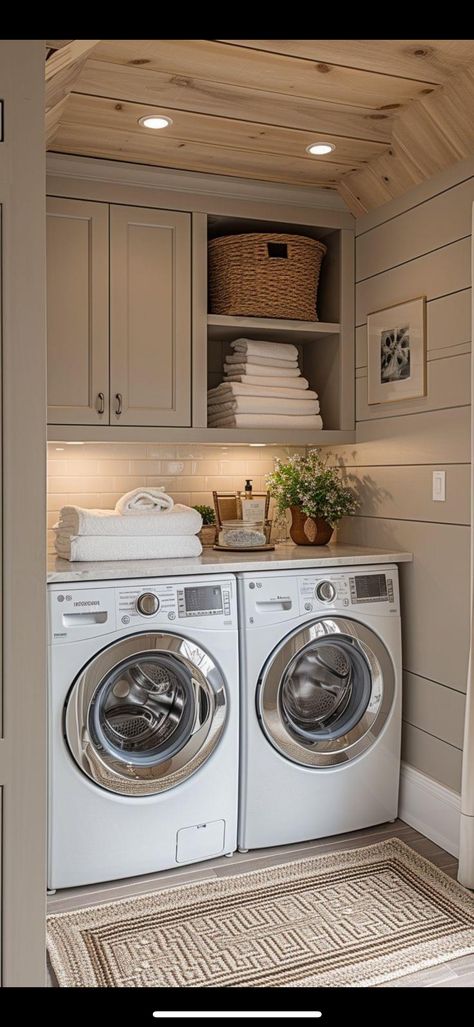 Dream Laundry Room, Laundry Room Layouts, Laundry Room Renovation, Modern Laundry Rooms, Laundry Room Remodel, Laundry Room Inspiration, Laundry Closet, Laundry Room Diy, Small Laundry