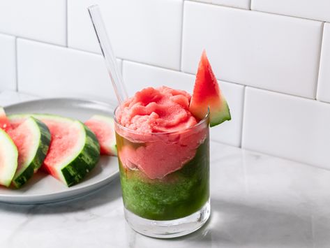 Watermelon Matcha Slushy Watermelon Matcha, Fruits Recipes, Creamy Matcha, Pique Tea, Watermelon Slushie, Matcha Latte Recipe, Tea Health, Frozen Watermelon, Matcha Drink