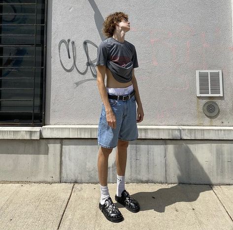 Men Short Outfits, Jorts Mens Outfits, Vintage Outfits Boys, Jace Cameron, Mens Outfits Streetwear, Rockstar Fashion, Style Inspo Summer, Skater Streetwear, Mens Casual Outfits Summer