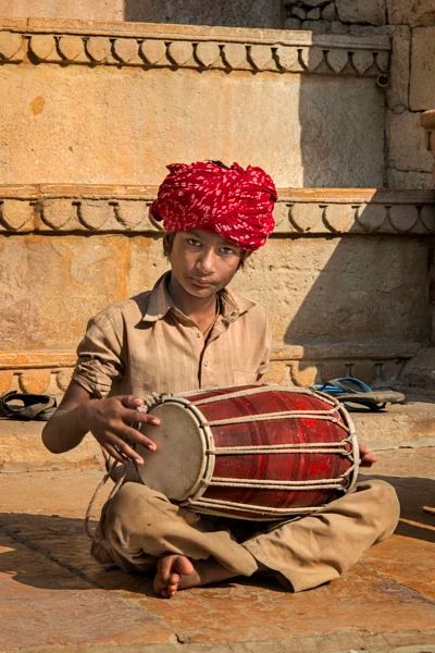 The Boy with the Drum Old Man Portrait, Composition Drawing, Musician Photography, Ariana Grande Drawings, Life Drawing Reference, Human Figure Sketches, Boho Art Drawings, Drawing People Faces, Figure Sketching