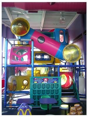 You loved going to McDonald's to play in the tubes What Is Nostalgia, Indoor Play Area, Nostalgia 2000s, Play Place, Fast Food Places, Leisure Center, Play Outside, 2000s Nostalgia, Facebook Status