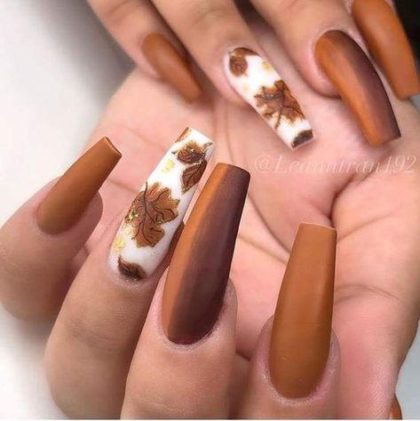 30 Thanksgiving Nail Art Ideas to Set Major Mani Goals - Hike n Dip Glitter Gradient Nails, Thanksgiving Nail Designs, Thanksgiving Nail Art, Nagellack Trends, November Nails, Fall Nail Art Designs, Pumpkin Nails, Cute Nails For Fall, Flower Nail Designs