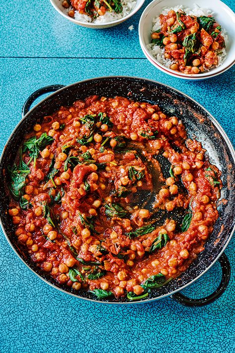 Two Chubby Cubs tomato and chickpea stew recipe – YOU Magazine Tomato Recipes Healthy, Vegan Chickpea Recipes, Cherry Tomato Recipes, Chickpea Stew, Chickpea Recipes, Healthy Recipies, Lentil Recipes, Stew Recipe, 500 Calories