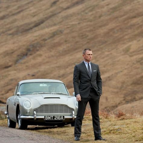 James Bond Aston Martin, Daniel Craig Bond, Daniel Craig Style, James Bond Skyfall, Vesper Lynd, James Bond Daniel Craig, Craig 007, Daniel Craig 007, Bond Style