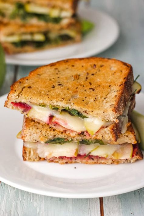 Grilled Cheese with Apple and Havarti are the perfect quick dinner for two. These easy toaster oven sandwiches come together in less than 15 minutes! #sandwiches #grilledcheese #dinnerfortwo #toasterovenrecipes Toaster Oven Grilled Cheese, Oven Grilled Cheese, Grilled Cheese With Apple, Toaster Oven Cooking, Vegetarian Sandwich Recipes, Toaster Oven Recipes, Grilled Sandwiches, Gourmet Grilling, Havarti Cheese