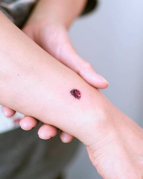 Micro-realistic style ladybug tattoo done on the wrist. Ladybug Tattoo, Lady Bug Tattoo, Bug Tattoo, Small Meaningful Tattoos, A Ladybug, Little Tattoos, Meaningful Tattoos, Lady Bug, Tattoo Artist