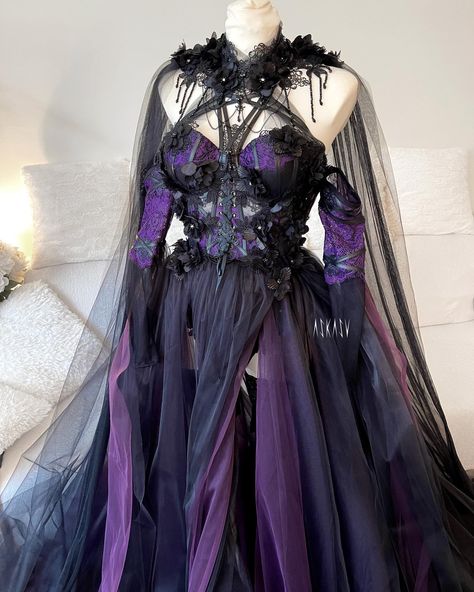 ASKASU on Instagram: “🔮 Spirited Midnight Path Gown 🔮 New on my Etsy shop ✨ #askasu #highfashion #goth #gothicgown #darkgown #gothwedding #darkgown…” Dark Gown, Goth Gown, Villain Dresses, Spooky Wedding, Gothic Gowns, Purple Prom, Dark Dress, Unique Costumes, Princesa Disney