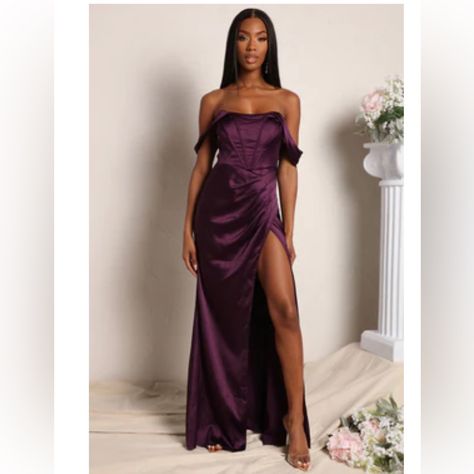 Nwt Xs Purple Off The Shoulder Maxi Dress Purple Dress Aesthetic, Dark Purple Prom Dress, Mauve Prom Dress, Plum Midi Dress, Dark Purple Bridesmaid Dresses, Eggplant Dress, Dark Purple Dresses, Chic Prom Dresses, Off The Shoulder Maxi Dress