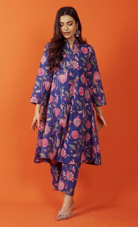 Allover Printed Suits Design Indian, Coords Set, Plus Size Fashion For Women Indian, Cotton Dress Pattern Indian, Floral Print Frock, Cotton Dress Pattern, Simple Dress Casual, Stylish Kurtis Design, Simple Kurta Designs