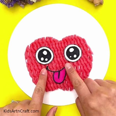 DIY Fruit Foam Net Apple Craft For Kids Apple Craft For Kids, Fruit Crafts, Apple Cut, Apple Craft, Glitter Pens, Craft Tutorial, Craft For Kids, Colored Pens, Kids Art