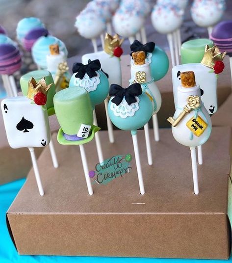 Alice In Wonderland Cake Pops, Wonderland Sweet 16, Alice In Wonderland Cake, Wonderland Party Decorations, Alice In Wonderland Decorations, Onederland Party, Wonderland Cake, Alice In Wonderland Tea Party Birthday, Onederland Birthday Party