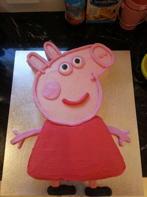 Diy Peppa Pig Cake, Peppa Cake, Marshmallow Ideas, Square Birthday Cake, Peppa Pig Birthday Party Decorations, Peppa Party, Duck Cake, Peppa Pig Cake, Peppa Pig Birthday Party