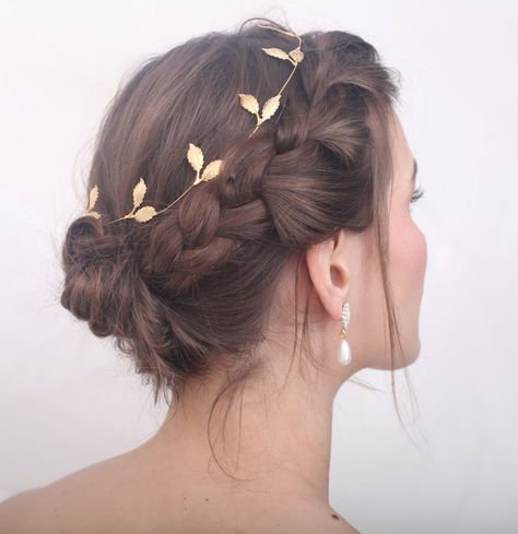 Wedding Hairstyles With Crown, Bride Tiara, Hair Wreaths, Wedding Hairstyles With Veil, Golden Leaf, Trendy Wedding Hairstyles, Bride Hair Accessories, Wedding Hair Flowers, Bridal Updo