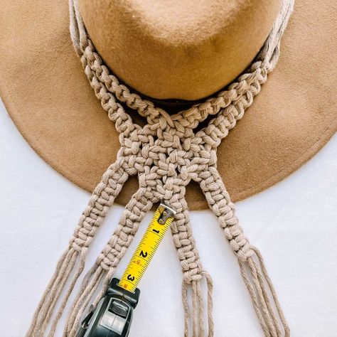 How to Make a Macrame Hanger for Hats — The Green Mad House Diy Hat Rack, Macrame Hat, Paracord Crafts, Rag Quilt Tutorial, Macrame Crafts, Macrame Inspiration, Yarn Creations, Macrame Plant Hanger Patterns, Macrame Wall Hanging Diy