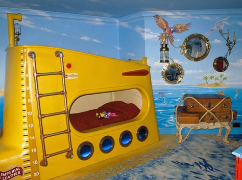 Can't do this in the bedroom, but this is so cool! Submarine Bed, Beatles Room, Underwater Bedroom, Pirate Bedroom, Entitled Kids, Themed Kids Room, Gold Furniture, Yellow Submarine, Big Girl Rooms