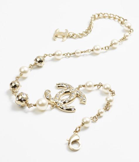 Chanel Necklace - Metal, glass pearls & strass, gold, pearly white & crystal | CHANEL Fall•Winter 2024/25 Pre-collection Chanel Pearl Necklace, Chanel 2024, Chanel Pearl, Chanel Watch, Chanel Necklace, Chanel Pearls, Chanel Collection, Eyewear Shop, Fashion Chanel