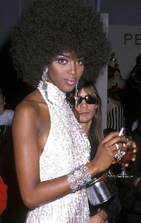 Naomi Campbell Red Carpet, Studio 54 Outfits, 1990 Fashion, Look Disco, Studio 54 Party, Look 80s, Fashion 1990s, 70s Glam, Disco Glam