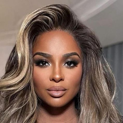 Bomb Black Hair on Instagram Honey Black Hair, Blonde Highlights For Black Women, Black Hair With Highlights Black Women, Blonde Hair Color Ideas Black Women, Blonde Highlights On Black Women, Blonde Balayage Black Women, Black Women Blonde Highlights, Ciara Blonde Hair, Ciara Hair