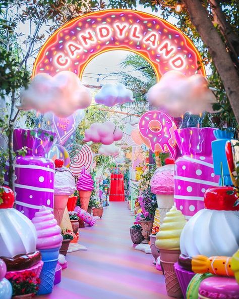 All Posts • Instagram Candyland Halloween Decorations, Candy World Theme Party, Candyland Theme Birthday Party, Candyland Theme Float, Lollipop Forest Candyland, Candy Store Design Interior, Candyland Photoshoot Ideas, Candy Land Aesthetic, Candyland Theme Party Decorations