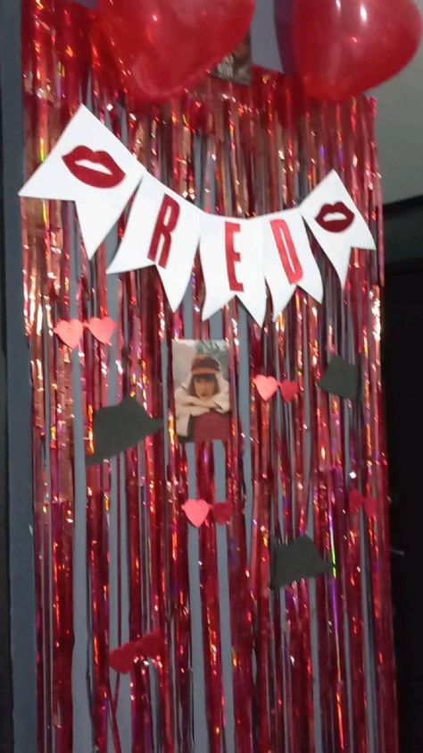 Taylor Swift Red Themed Birthday Party, Levi Birthday, Birthday 22, Taylor Swift Birthday Party Ideas, Swift Party, Taylor Swift 22, 13 Birthday, Feeling 22, Taylor Swift Party