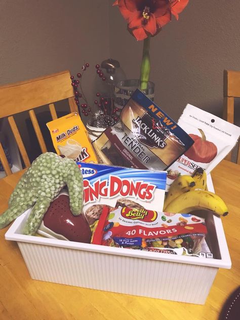 This wife went all out to celebrate the fact that she and her husband won’t be having anymore kids. Vasectomy Gift Basket, Snip Snip Hooray, Vasectomy Party, Vasectomy Gift, Party Humor, Milk Duds, Appetizers For Kids, Surprises For Her, Super Party