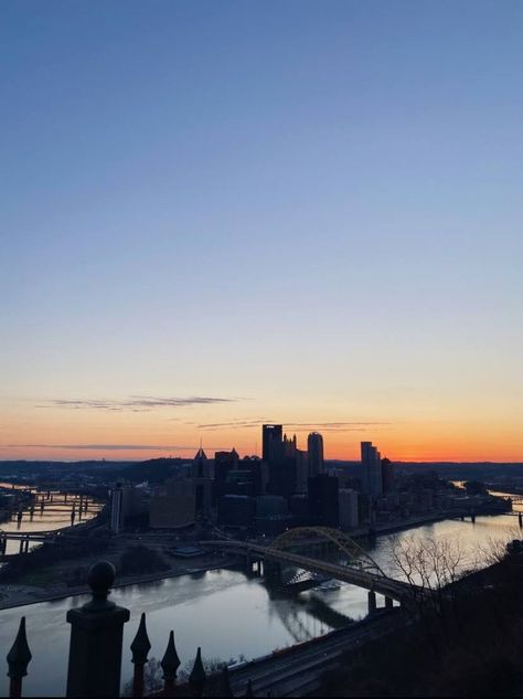 Oakland Pittsburgh, City Photo Ideas, Pittsburgh Downtown, Cathedral Of Learning, Heinz Field, Pittsburgh City, City Photos, University Of Pittsburgh, Sunset View