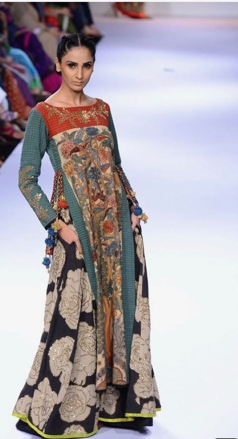 Vintage Indian Fashion, Dressing Tips, Ballet Russe, Ethno Style, Salwar Kamiz, Boho Chic Outfits, Fashionista Clothes, Pakistani Dress Design, Indian Designer Outfits