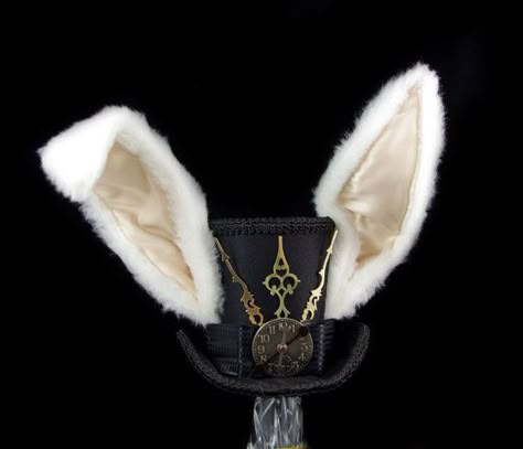 Hat White Rabbit Costumes, Alice Rabbit, Mini Top Hats, Rabbit Black, Black Steampunk, Rabbit Hat, Rabbit Costume, Mad Hatter Party, Wonderland Costumes