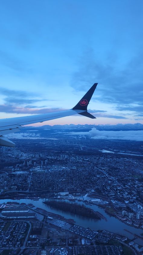 8:30am landing in Vancouver, Canada Air Canada Wallpaper, Air Canada Aesthetic, Canada Airplane, Vancouver Canada Aesthetic, Vancouver Wallpaper, Version Board, Airport Pics, Canada Lifestyle, Themed Candles