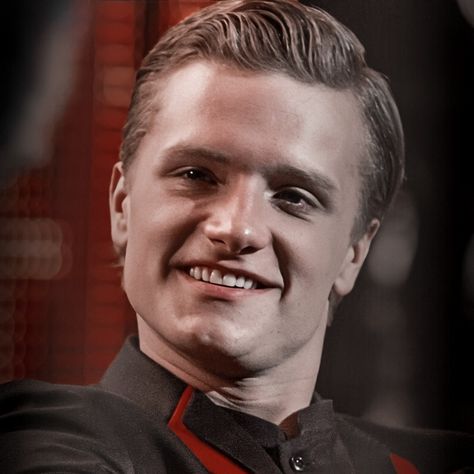 Peeta Mellark Interview, Peeta Mellark Background, Peers Mellark, Petta Malark Hunger Games, Peeta Mellark Icons, Petta Malark, Peeta Malark, Districts Of Panem, Hunger Games Characters