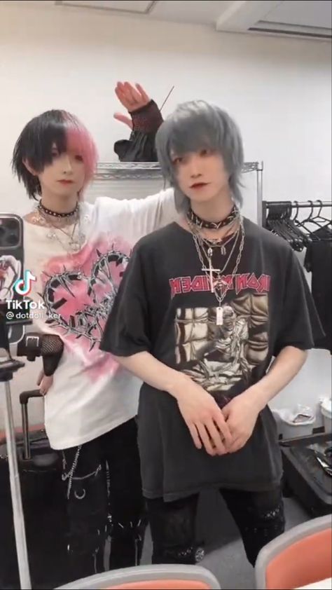 Male Jirai Kei, Jirai Danshi, Genderless Kei, Harajuku Fashion Men, Fem Boy Outfits, Gothic Harajuku Fashion, Style Alt, Rock Boys, Illustration Reference