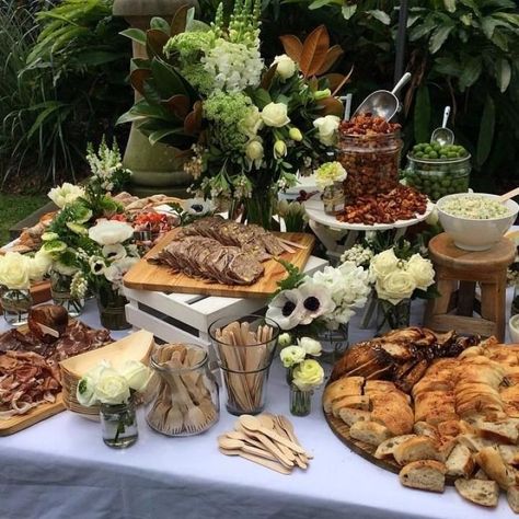 Ideas Para Catering, Grazing Table Ideas, Appetizer Display, Cheese Table, Decoration Buffet, Wedding Appetizers, Catering Display, Wedding Style Inspiration, Party Food Buffet