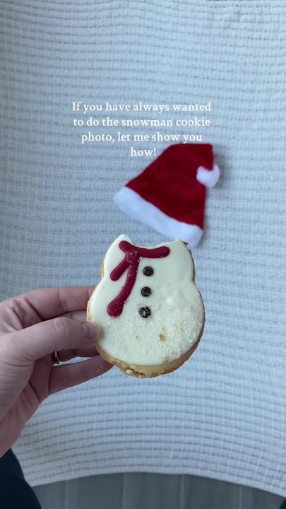 Snowman Cookie Baby Picture, Christmas Photos Toddler, Starbucks Snowman Cookie, Photo For Christmas, Toddler Christmas Photos, Starbucks Cookies, Christmas Photo Ideas, Christmas Baby Pictures, Cookie Pictures