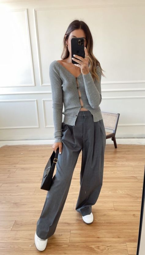 Tailored Trousers Outfit, Smart Casual Women Dress, Summer Smart Casual, 6th Form Outfits, Smart Casual Work, Smart Casual Women, Smart Casual Work Outfit, Smart Casual Dress, Smart Casual Style