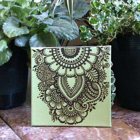 Freehand Henna Art on Canvas                                                                                                                                                     More Henna Design On Canvas, Henna Painting On Canvas, Henna On Canvas, Henna Canvas, Henna Painting, Unique Henna, Henna Tattoo Kit, Mandala Doodle, Mandala Canvas