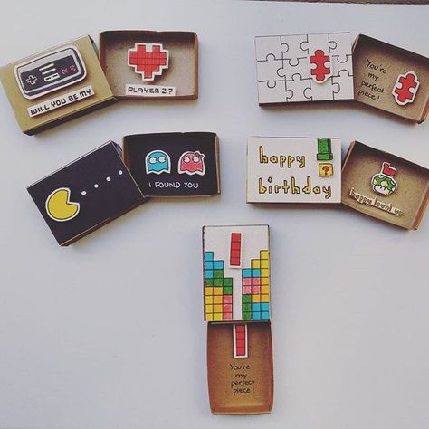 Geek mode ON: (left to right) 1. Will you be my Player 2? - Video game love card… Studying Inspiration, Valentines Bricolage, Matchbox Crafts, Origami Wedding, Matchbox Art, Handmade Stuff, Cadeau Diy, Diy Valentines Gifts, Diy Box