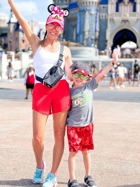 Disney World Shorts, Shorts For Disney World, Disney World Women’s Outfits, July Disney Outfits, Disney World Summer Outfits Women, Disney Park Outfit Summer Comfy, Disneyland Trip Outfits, Disney Outfits Hot Weather, Cute Disney Mom Outfits