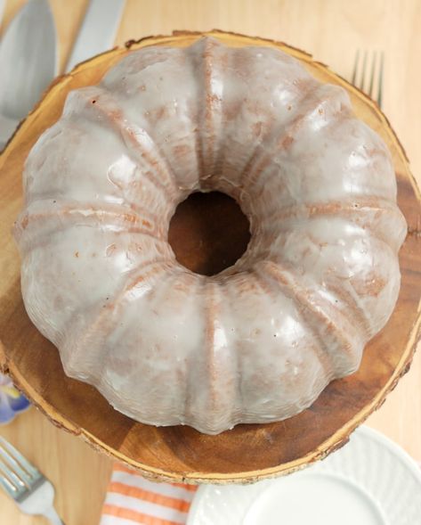 Bundt Cake Glaze Recipe, Bundt Cake With Buttermilk, Pound Cake Glaze Recipe, Buttermilk Bundt Cake, Cake With Buttermilk, Bundt Cake Glaze, Buttermilk Glaze, Bunt Cake Recipe, Buttermilk Frosting