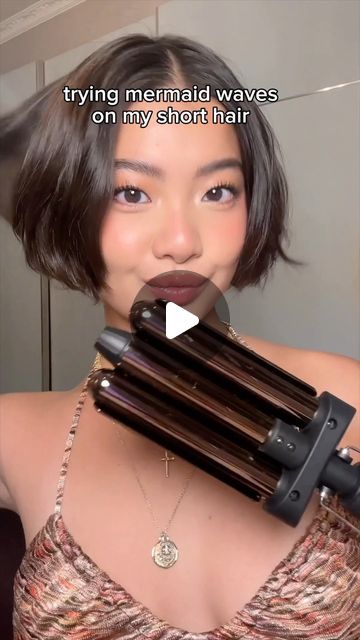 steph hui🦋 on Instagram: "curling short hair means burning my fingers constantly 😂💀 but at least the hair is kayuteeee" Steph Hui Hair, Short Beach Waves Hairstyles, How To Curl Short Hair Without Heat, Sock Curls Short Hair, Waves In Short Hair, Curling Short Hair, Steph Hui, Curl Short Hair, Sock Curls