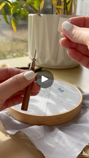 179K views · 13K reactions | Wondering how to thread your #punchneedle? I am so glad you asked! Save this video for future reference ⬇️  You can learn this technique and so much more with one of my beautifully designed punch needle embroidery kits from @thecraftersbox!   Comment FLOSS and I’ll send the link to your inbox! | Sallie Dale - Punch Needle Teacher | theurbanacres · Original audio How To Thread A Punch Needle Video, Punch Needle On Canvas, Punch Needle Videos, How To Thread, Needle Embroidery, Punch Needle Patterns, Punch Needle Embroidery, Needle Work, Embroidery Needles