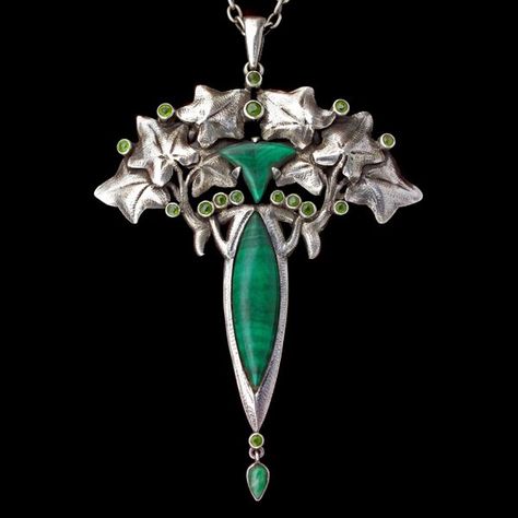 'Hedera' Pendant by ART NOUVEAU - Tadema Gallery Bijoux Art Deco, Bijoux Art Nouveau, Art Nouveau Pendant, Peacock Pendant, Demantoid Garnet, Art Nouveau Design, Art Nouveau Jewelry, Deco Jewelry, Art Deco Jewelry