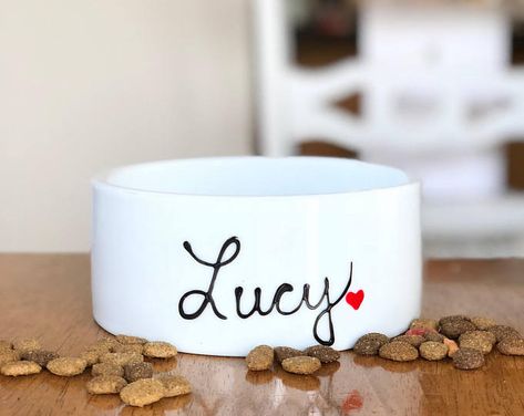 Personalized Dog Bowl with Name Perfect gift for a new puppy or cat. Custom Dog Bowls, Large Dog Bowls, Personalized Dog Bowls, Clean Crafts, Ceramic Dog Bowl, Dog Treat Jar, Dog Food Bowls, Puppy Gifts, Treat Jars