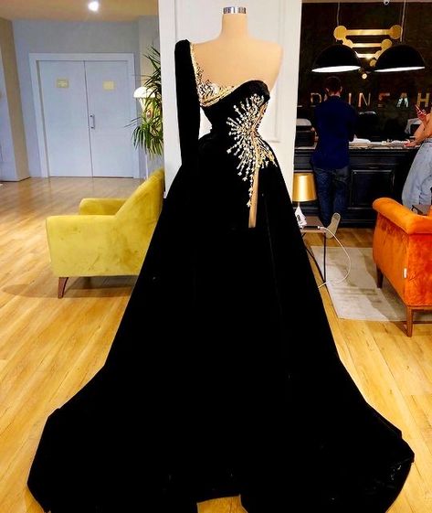 Black Gala Dress, One Shoulder Evening Dress, Head Turning Dress, Matric Dance, Lace Gown Styles, Classy Prom Dresses, Exquisite Gowns, فستان سهرة, Gala Dresses