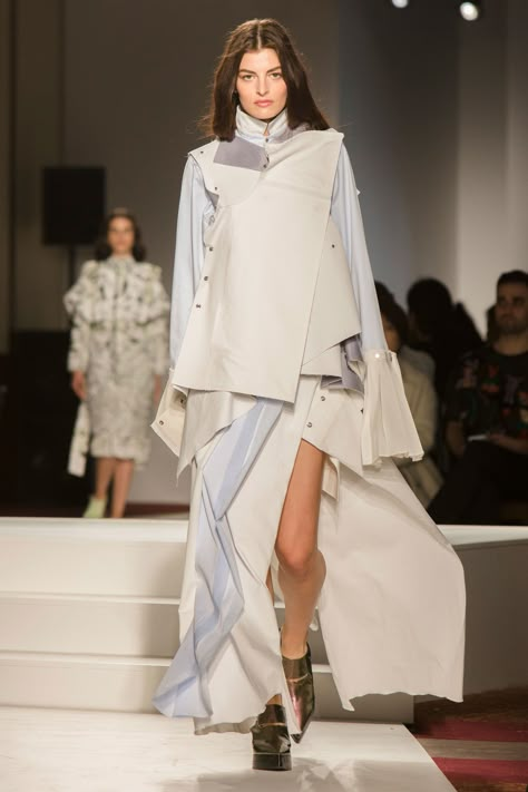 14 - The Cut Parsons Fashion, Streetwear Fashion Show, Arianna Huffington, Maximalist Fashion, Fashion Show 2016, White Knit Dress, Parsons School Of Design, Fashion Portfolio, Tent Dress